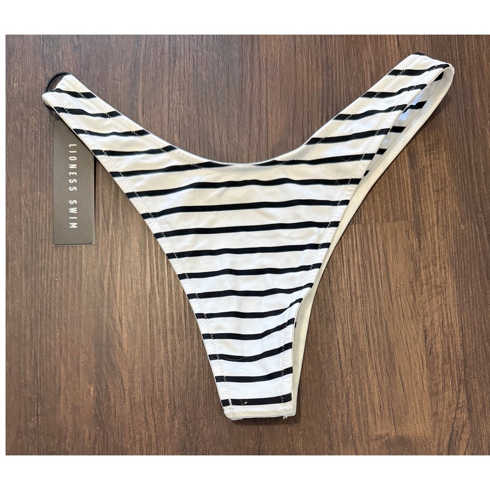 Lioness Women's Swim Porcelain Stripe Rosette Bikini Set Zuma Bottoms Sz L NWT - Picture 4 of 11